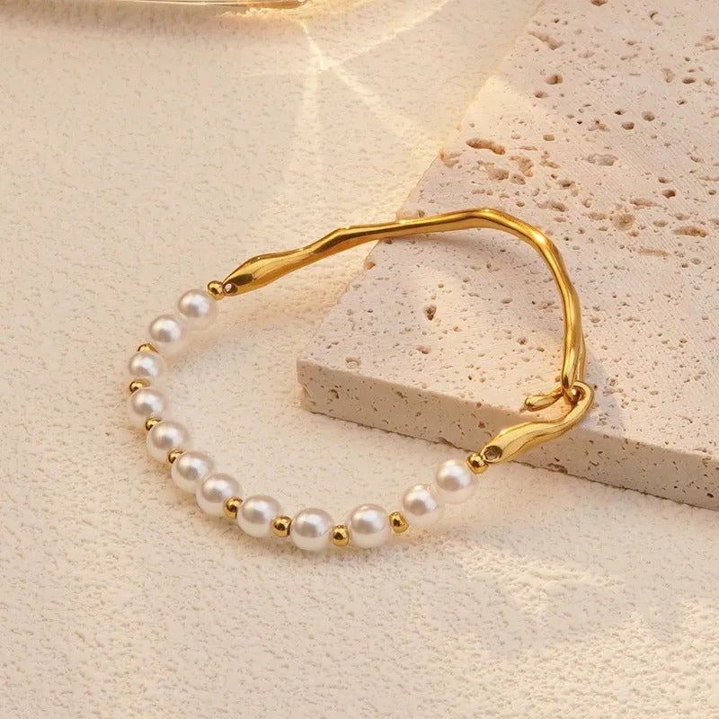 French irregular-shaped pearl bracelet