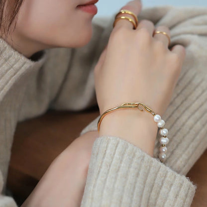French irregular-shaped pearl bracelet